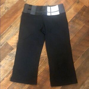 Lululemon reversible capris 6 (1925)